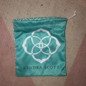5 for $25📦Kendra Scott draw string mini dust bag